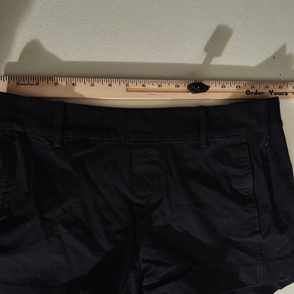 Lilly Pulitzer Short Womens size 10 Mid-Rise Side Zip Black - Picture 4 of 14